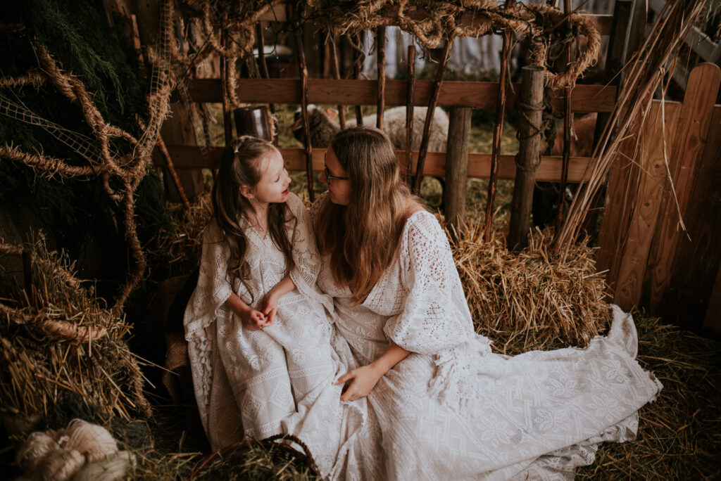 Sesja wędrujących sukienek Traveling Dress Polska - Maja i Monika